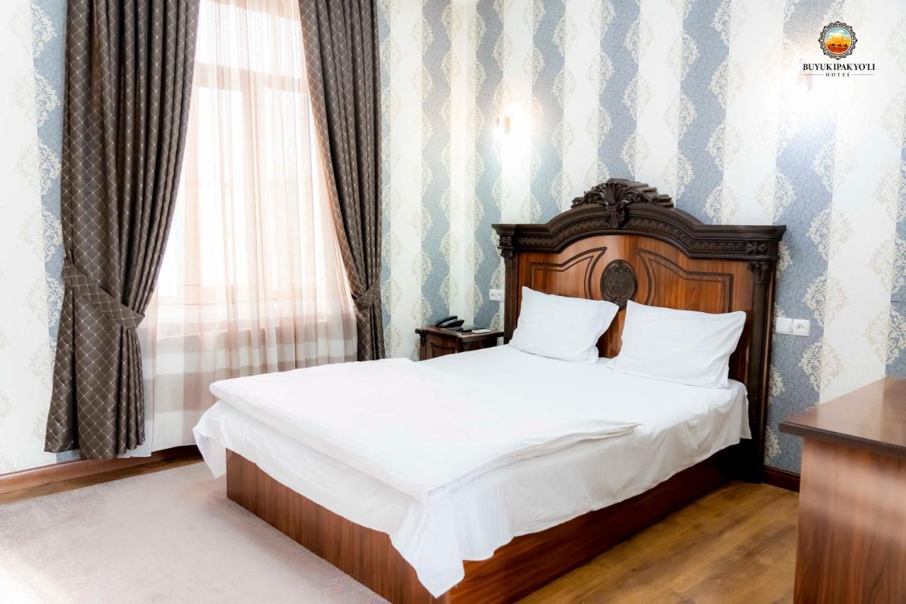 Buyuk Ipak Yo'Li Hotel Namangan Exterior photo